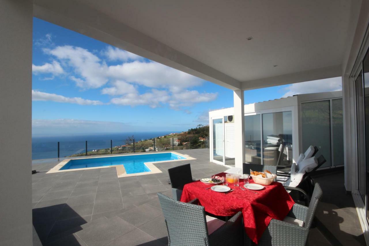 Villa Por Do Sol Estreito Da Calheta Exterior photo